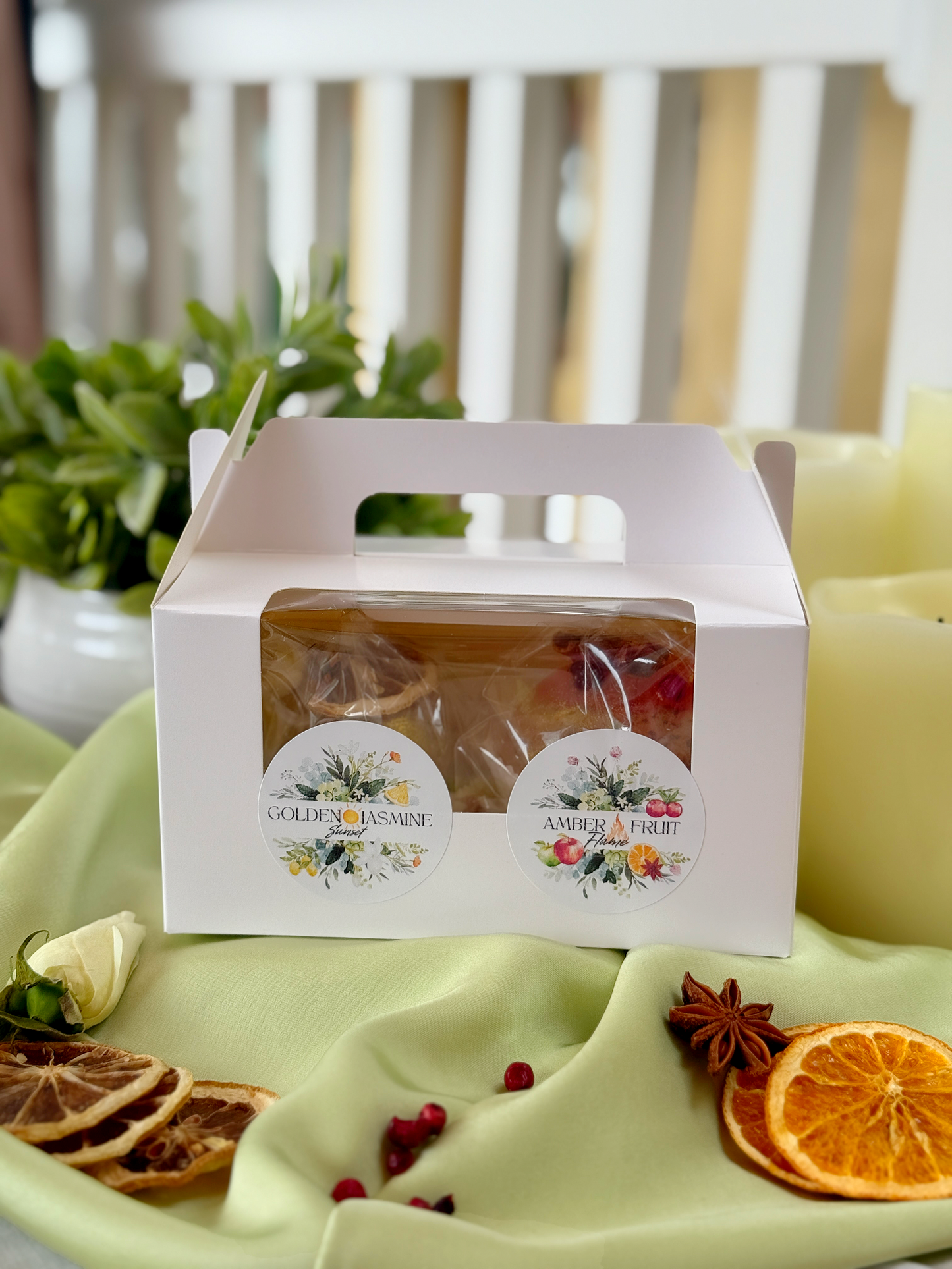 Set of Two Tea Bombs in a Gift Box – Golden Jasmine Sunset + Amber Fruit Flame