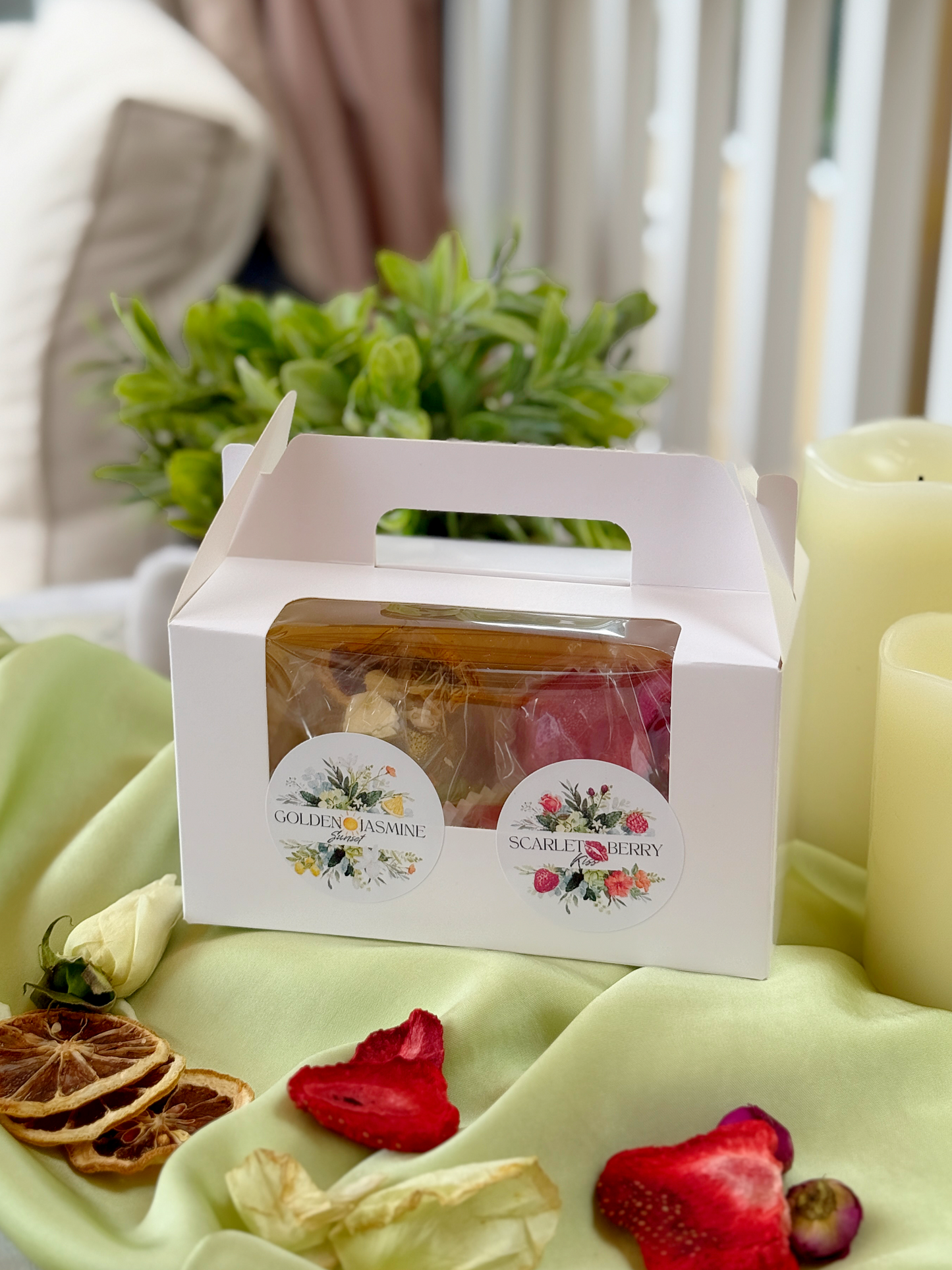 Set of Two Tea Bombs in a Gift Box – Golden Jasmine Sunset + Scarlet Berry Kiss - Floral & Fruity Tea Set – VeraLana Sugar-Free Gift