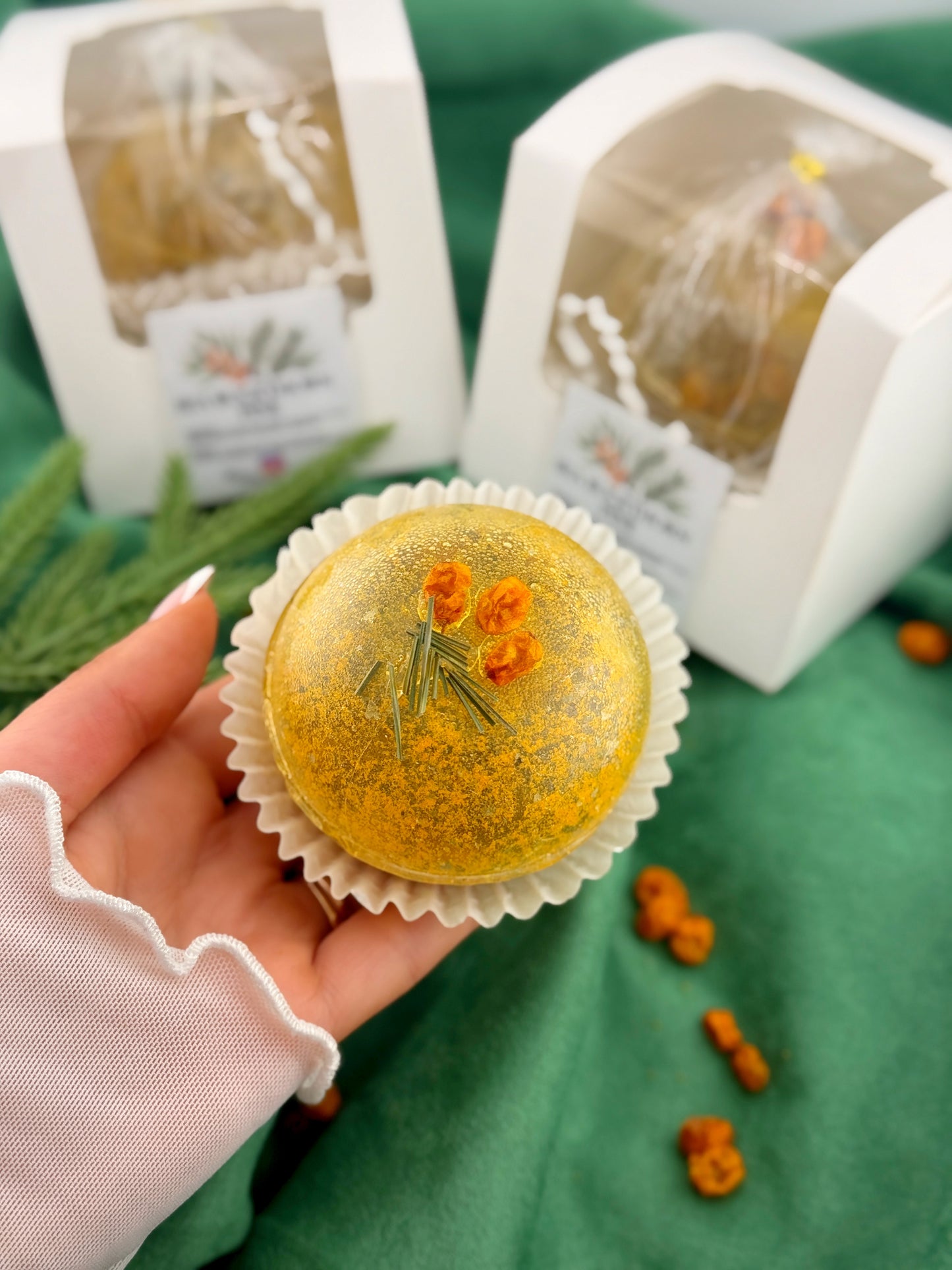 Sea Buckthorn Pine Tea Bombs in Gift Box ā Sugar-Free Handmade T-Spheres | Natural Herbal Tea