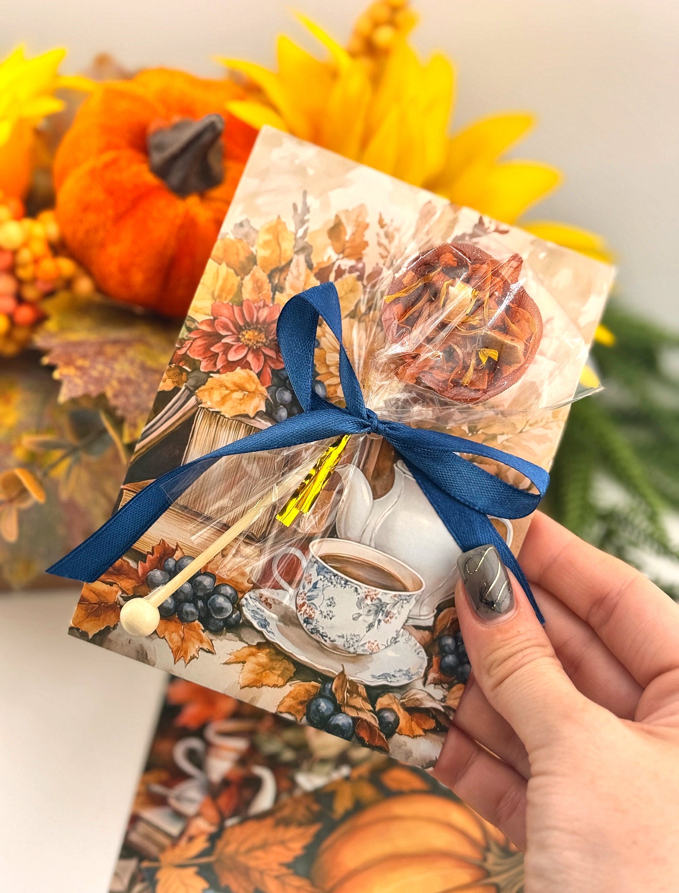 Pumpkin Spice Rooibos Tea Lollipops with Fall Gift Card ā Sugar-Free Herbal Gift | Handmade Autumn Tea Pops