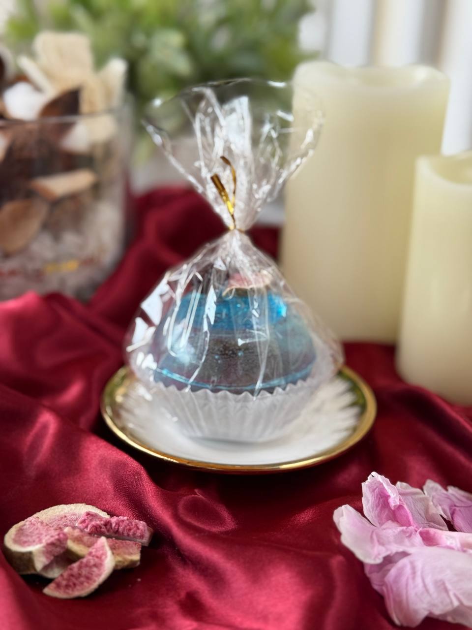 Violet Mystic Moon Tea Bomb ā Ball Shaped White Tea Infusion with Blueberry & Fig