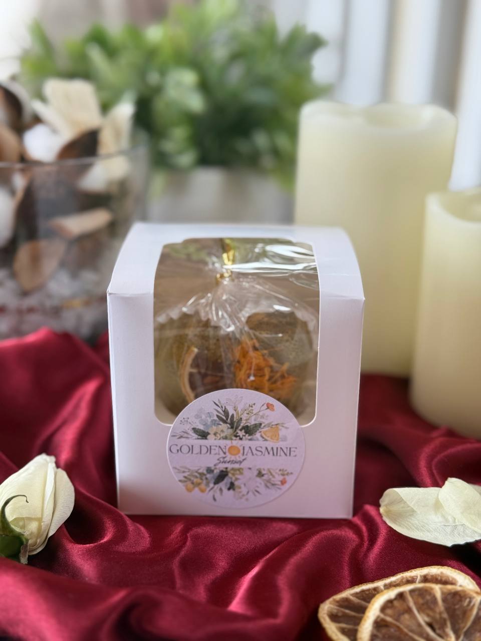 Golden Jasmine Sunset Tea Bomb ā Heart Shaped Herbal Fusion with Jasmine & Lemon