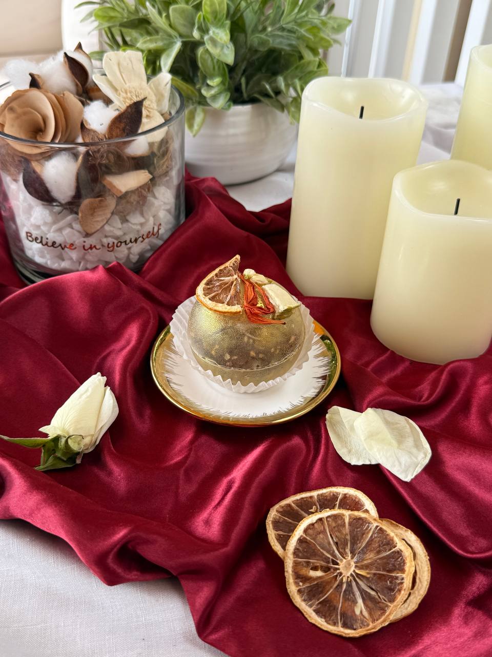Golden Jasmine Sunset Tea Bomb ā Ball Shaped Green Tea with Jasmine & Lemon