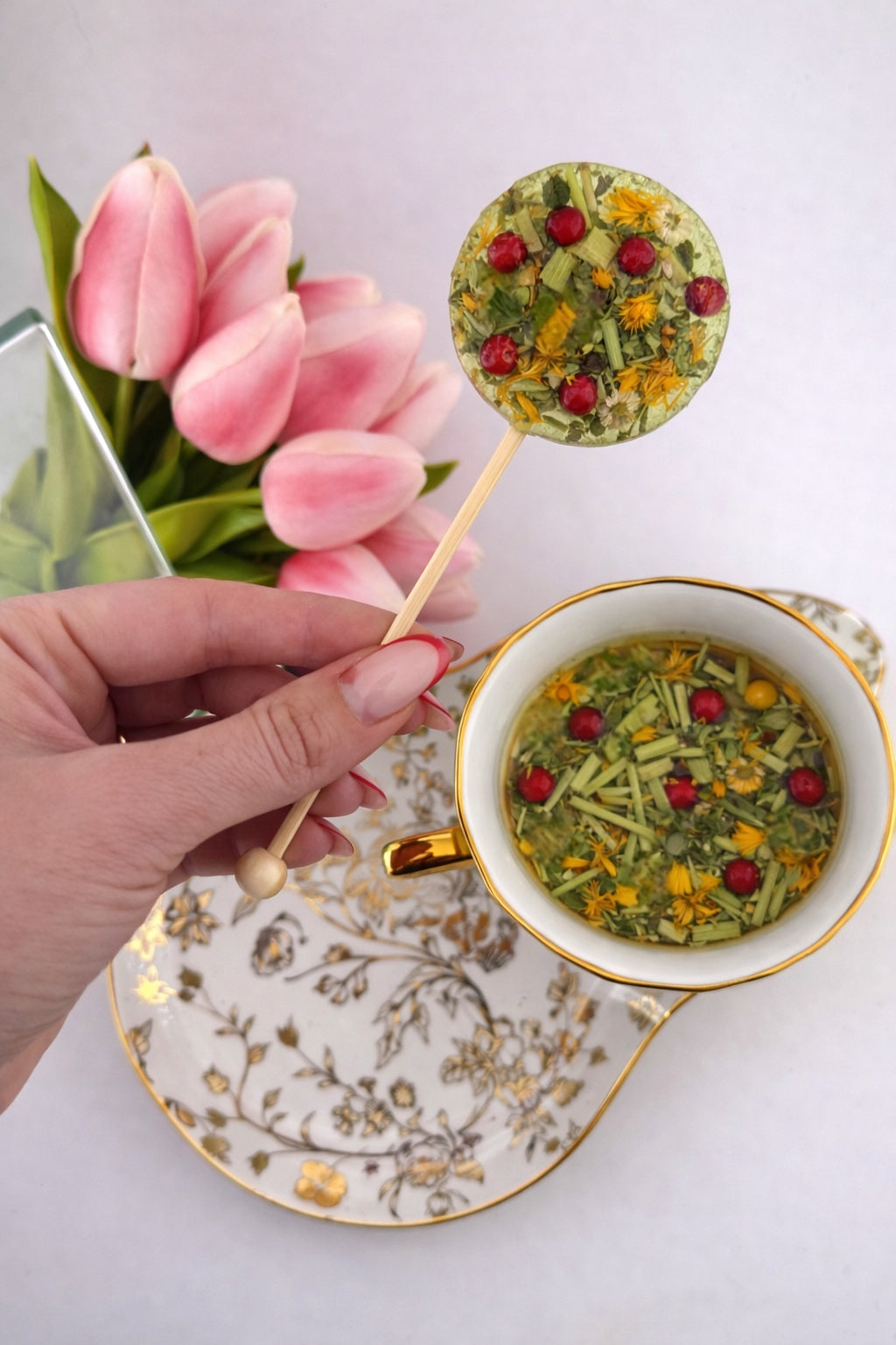 LEMON ChamoMint -  Lemongrass, Chamomile & Mint Herbal Tea Lollipop (Round Shape)