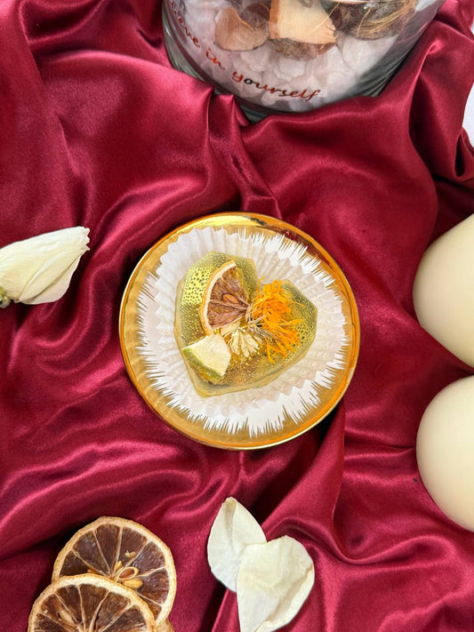 Golden Jasmine Sunset Tea Bomb – Heart Shaped Herbal Fusion with Jasmine & Lemon