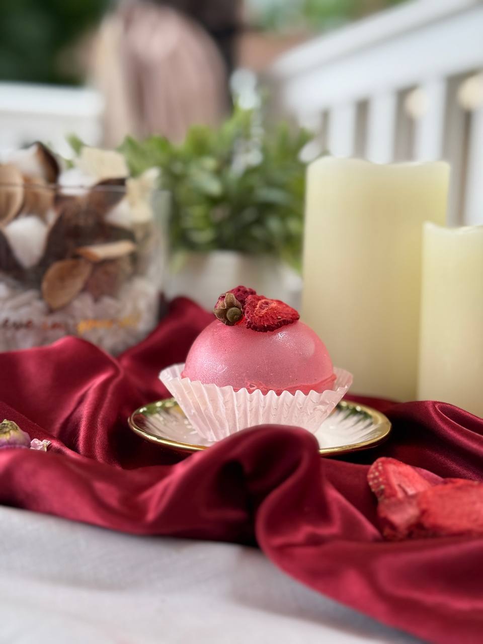 Scarlet Berry Kiss Tea Bomb – Ball Shaped Fruit-Forward Hibiscus Tea Blend