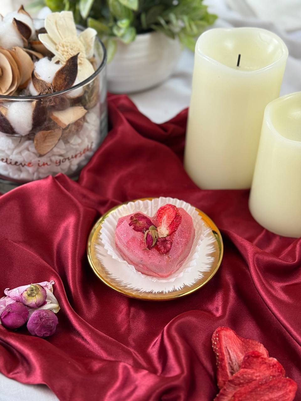 Scarlet Berry Kiss Tea Bomb – Heart Shaped Hibiscus & Berry Infusion