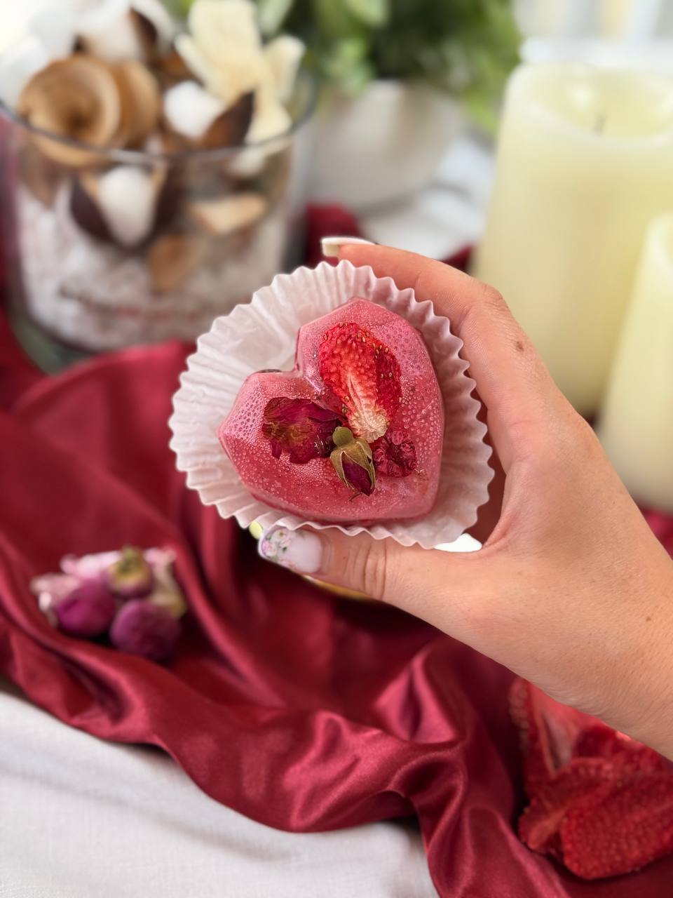 Scarlet Berry Kiss Tea Bomb – Heart Shaped Hibiscus & Berry Infusion