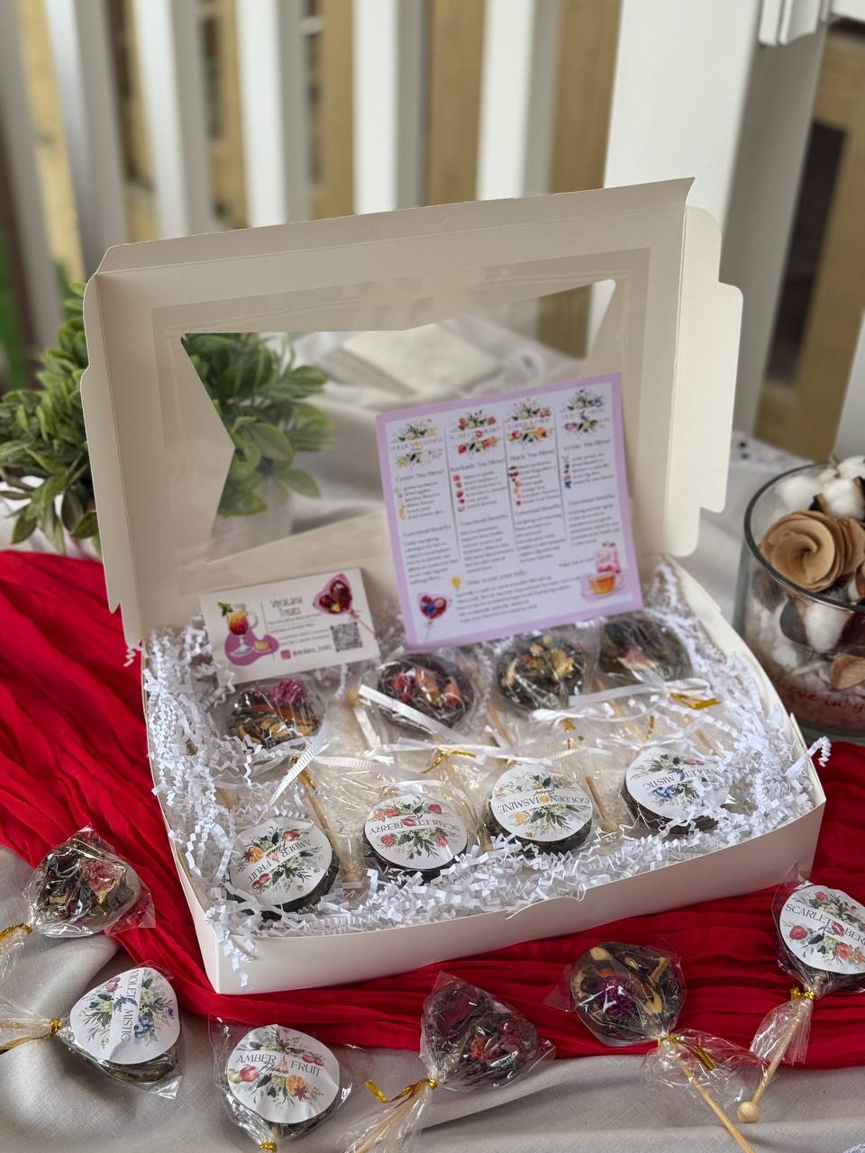 Set of 8 Artisan Tea Lollipops – Handcrafted Herbal Tea Pops with Dried Fruits & Flowers – Unique Tea Gift (Copy)